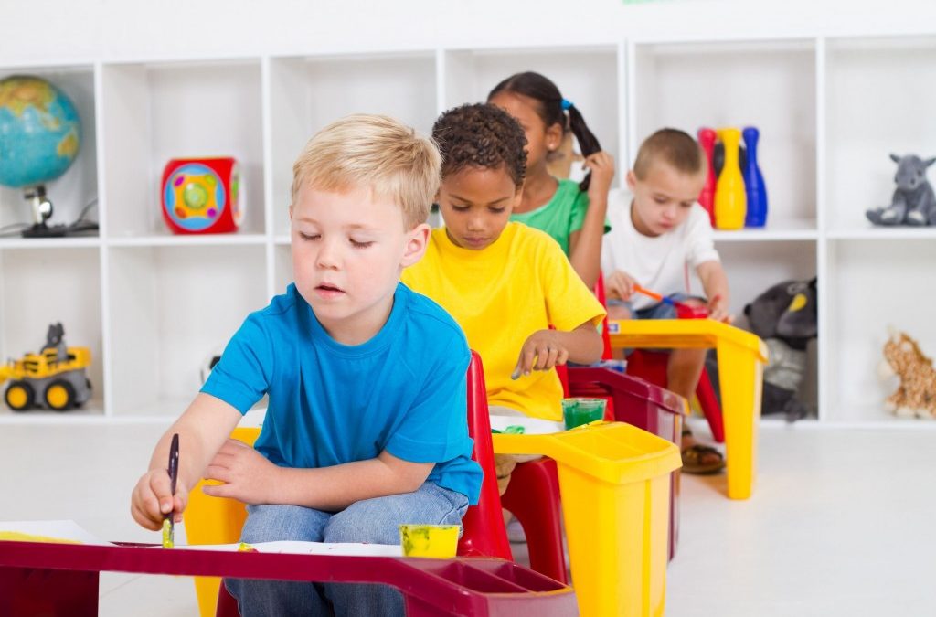 Five Benefits of Sending Your Child to a Montessori School