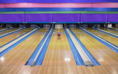 Strike fun with family at Holiday Bowling Lanes, Columbus, OH, for memorable outings.